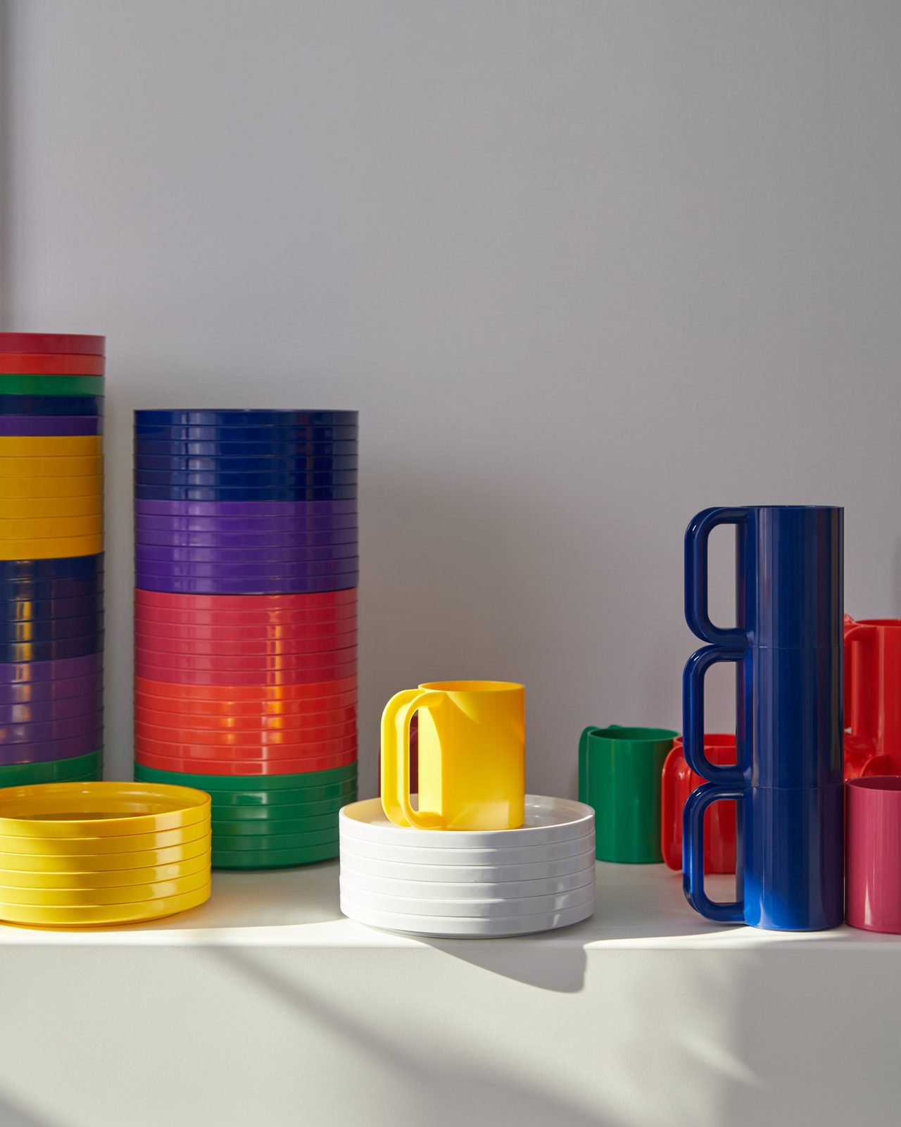 Kitchen collection — Tableware that stacks, made for daily use.